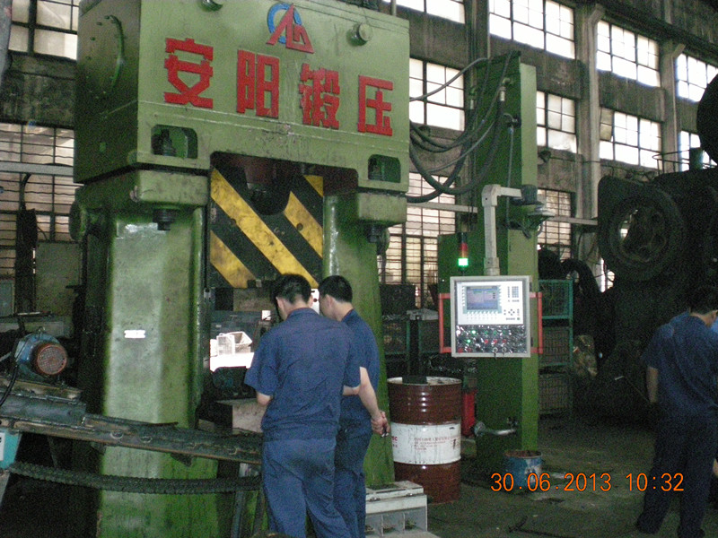 31.5KJ(1.5 TON) CNC forging hammer forge spanner
