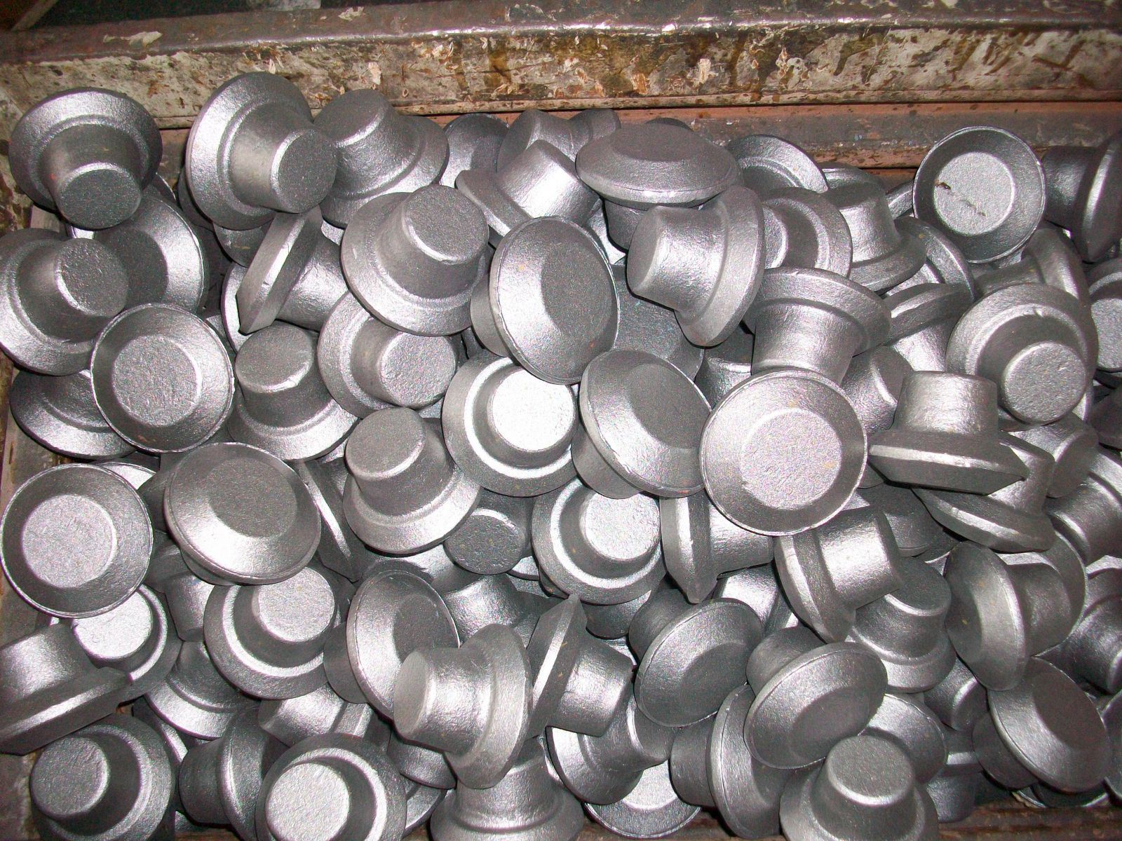 closed die forgings forged on CNC forging hammer